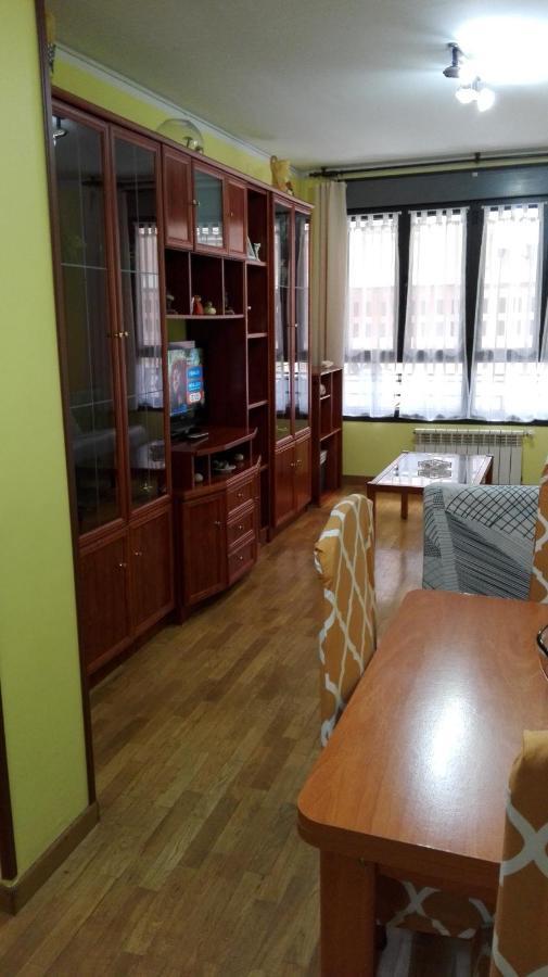 Amplio Loft Con Plaza De Garaje Daire Onís Oda fotoğraf