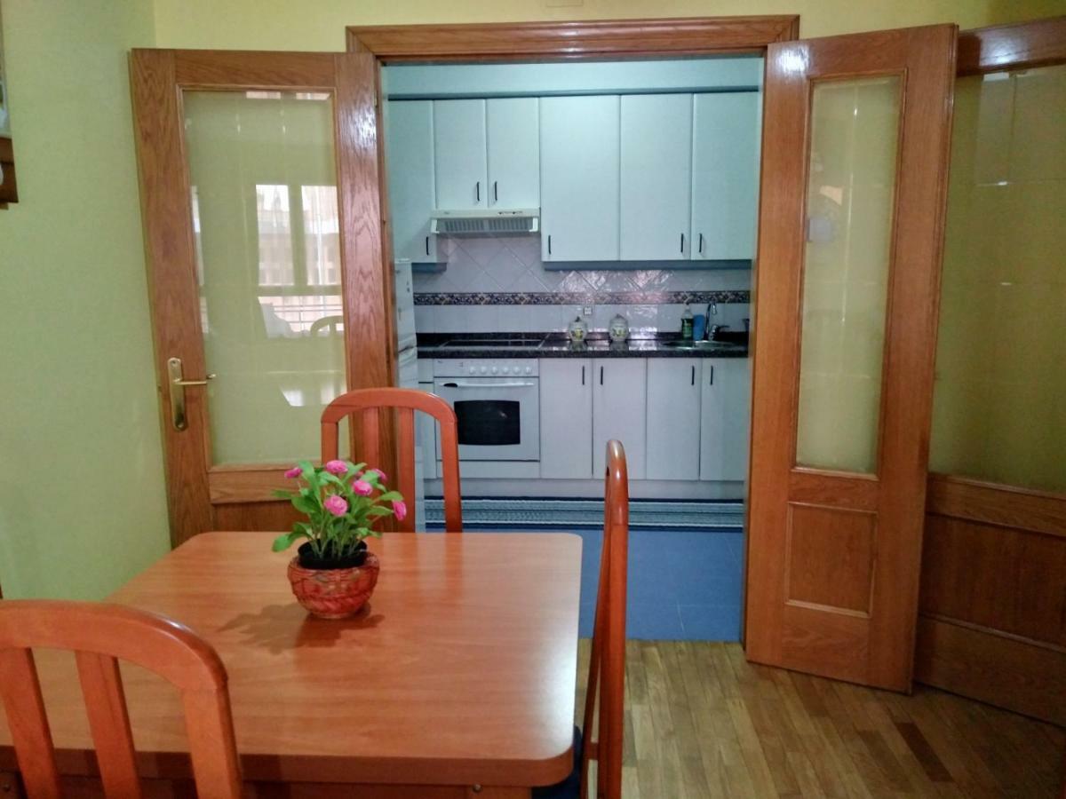Amplio Loft Con Plaza De Garaje Daire Onís Dış mekan fotoğraf